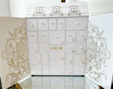 dior 30 montaigne small advent calendar|dior christmas gift set.